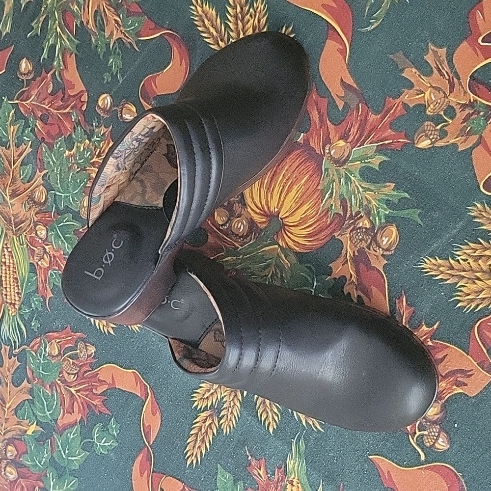 BORN BOC Size 7Josie Clogs Dark Brown New Without Tags